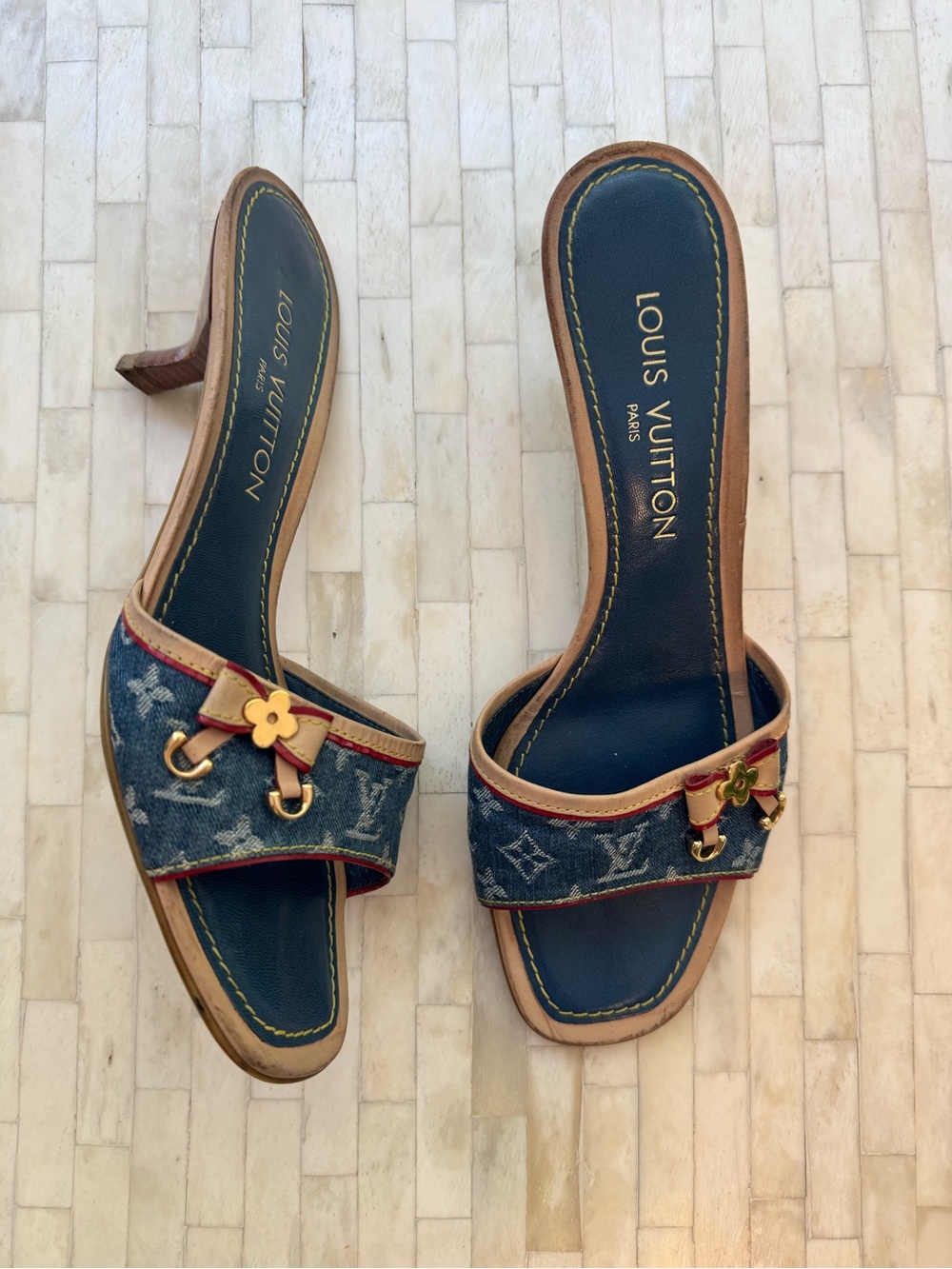 Louis Vuitton Vintage Monogram Blue Denim Charm Leather Bow Mules Kitten Heels - Picture 2 of 6